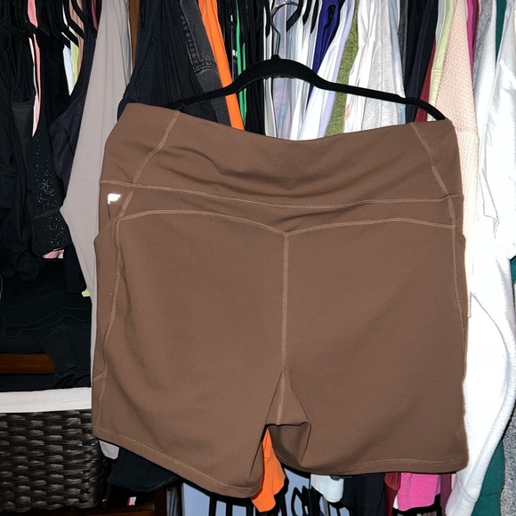 Fabletics Shorts - Picture 4 of 4